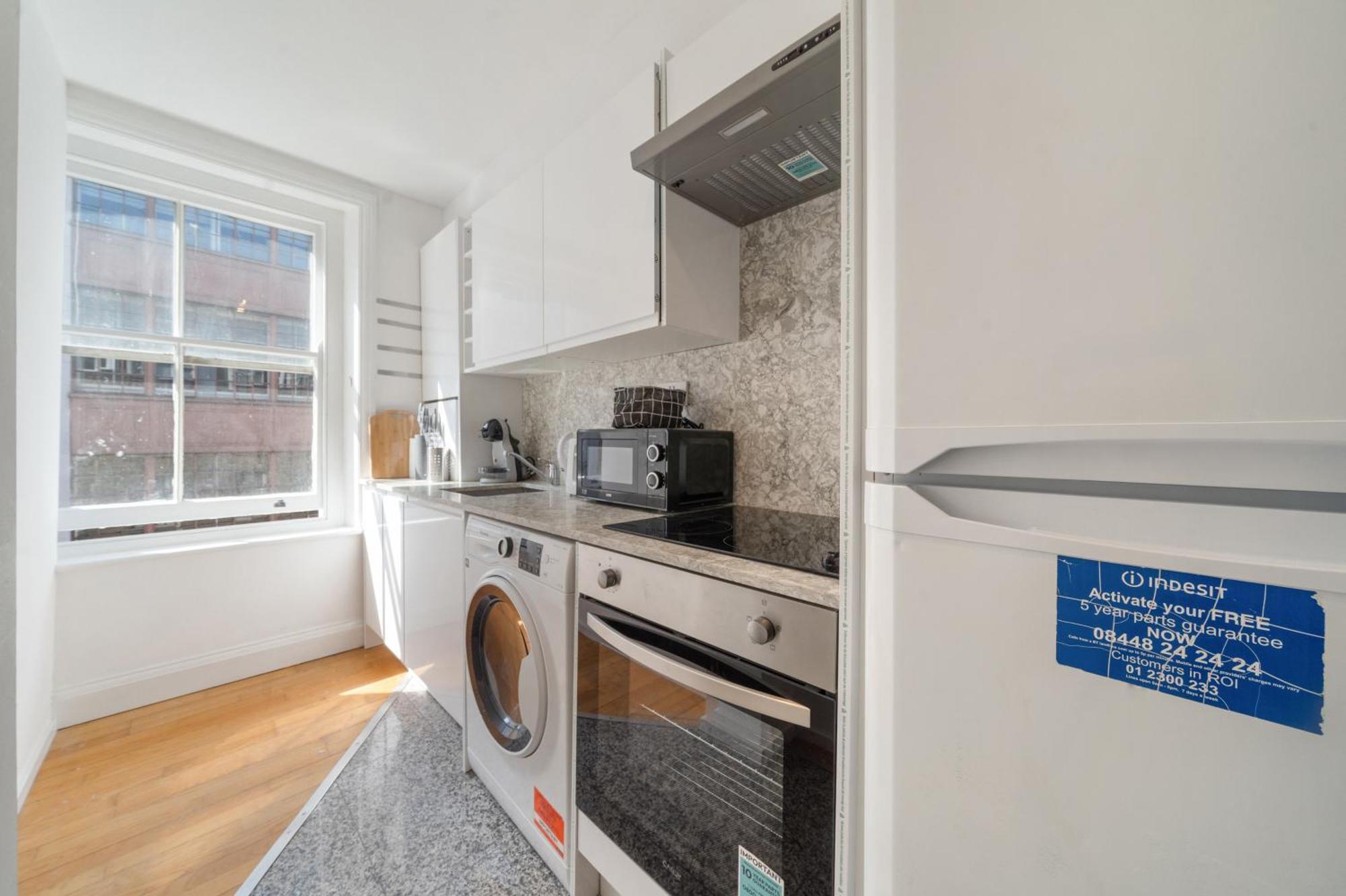 Stylish & Bright In The Heart Of Soho Unbeatable Location Wd8