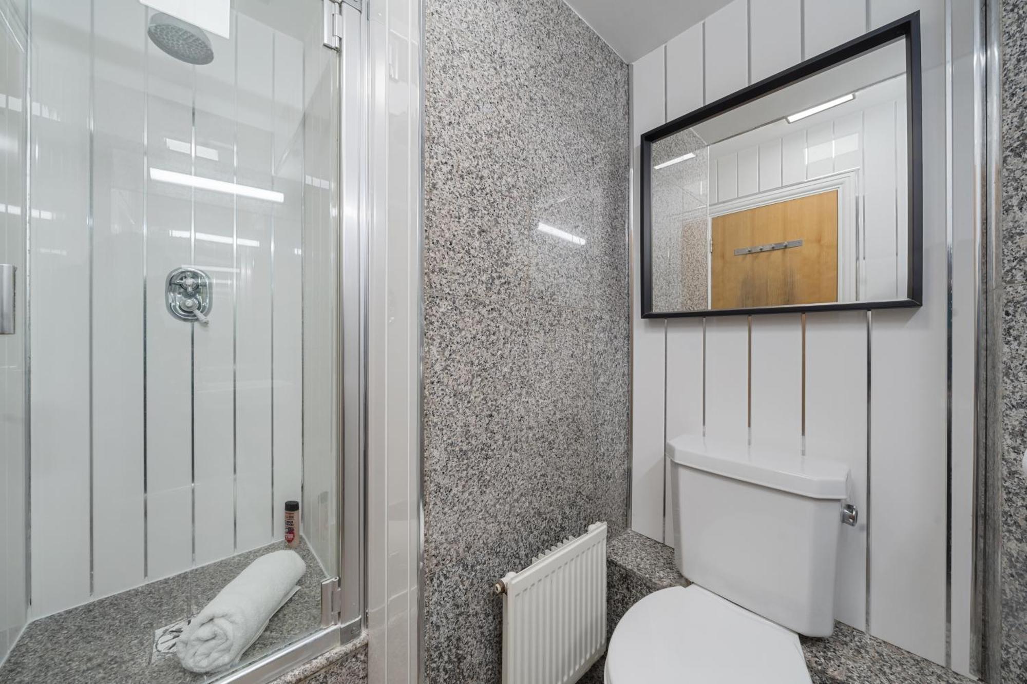 Stylish & Bright In The Heart Of Soho Unbeatable Location Wd8 *