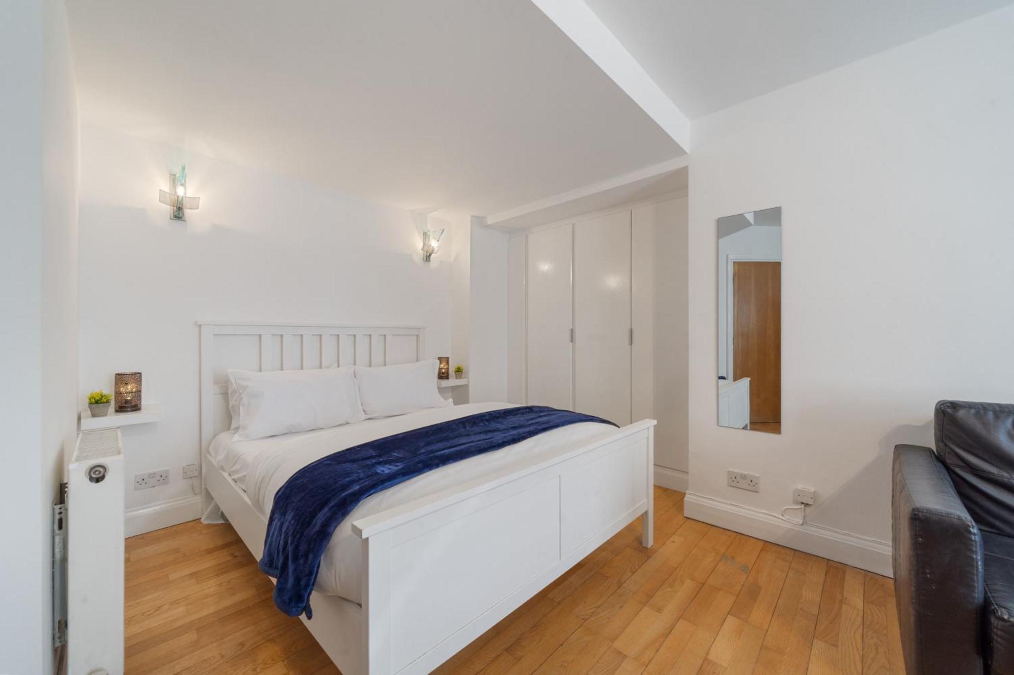 Stylish & Bright In The Heart Of Soho Unbeatable Location Wd8 * Londra