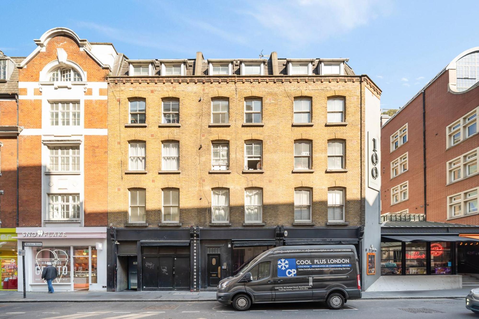 Stylish & Bright In The Heart Of Soho Unbeatable Location Wd8